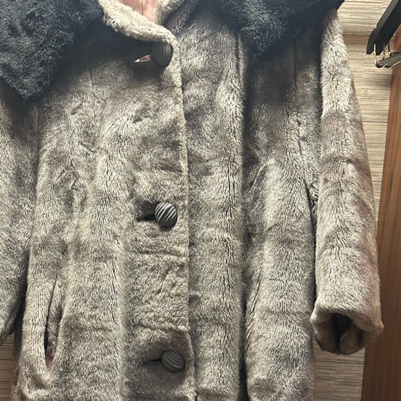 Vintage faux fur coat - Picture 9 of 13